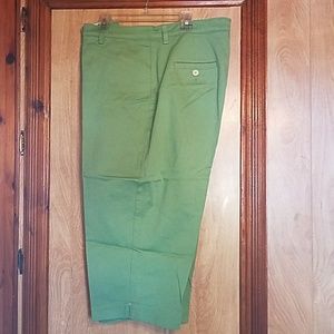 Green Capri pants